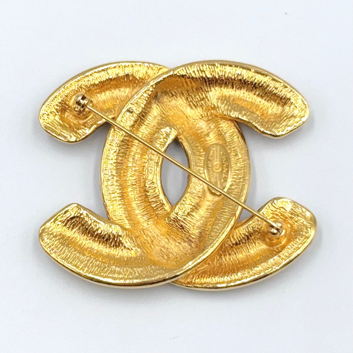 Chanel CC Logo Quilted Gold Plated Brooch — view 2