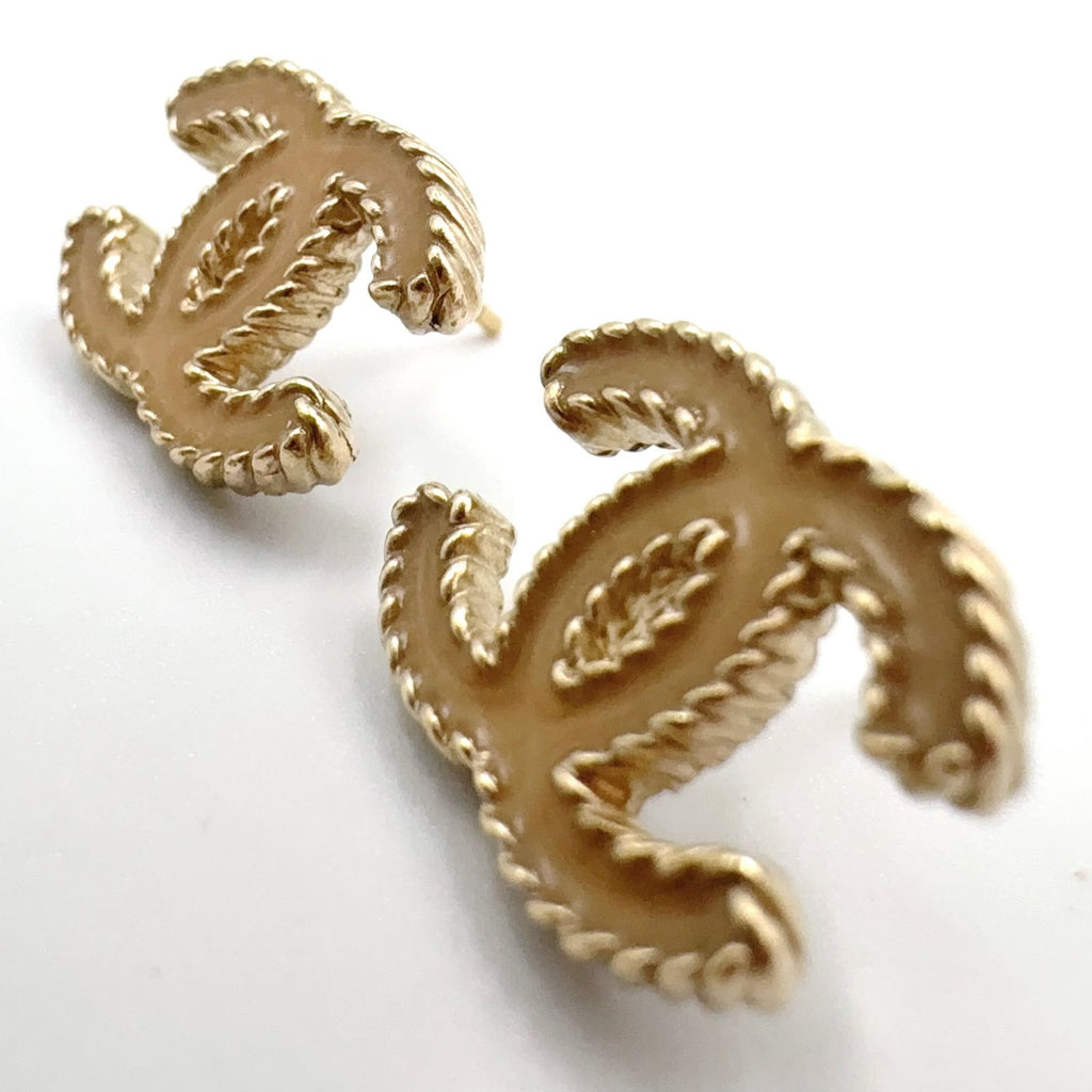 Chanel CC Logo Stud Enamel Gold Beige Earrings — view 4