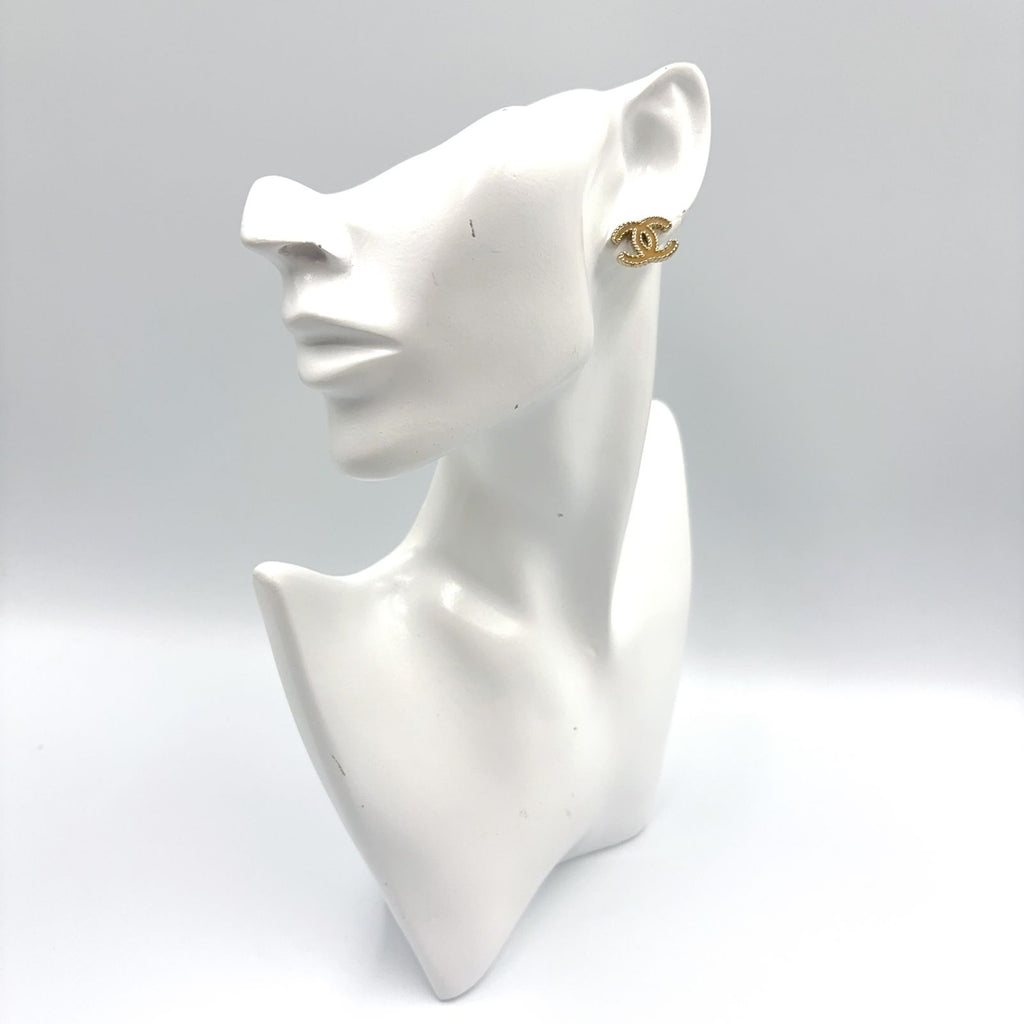 Chanel CC Logo Stud Enamel Gold Beige Earrings — view 8