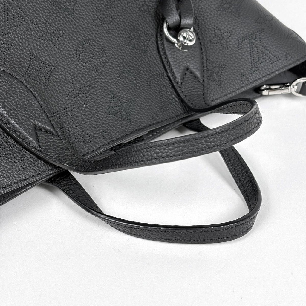 Louis Vuitton Blossom PM Handbag 2-Way Monogram Mahina Noir — view 6