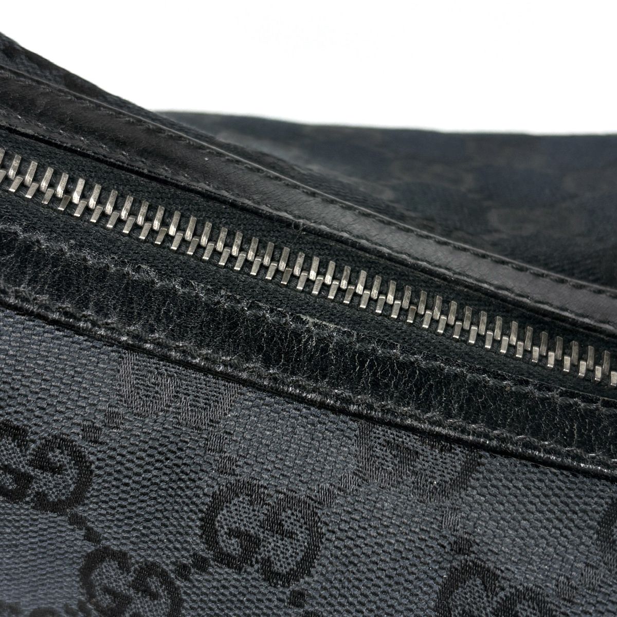Gucci Shoulder Bag GG Pattern Canvas Black — view 5