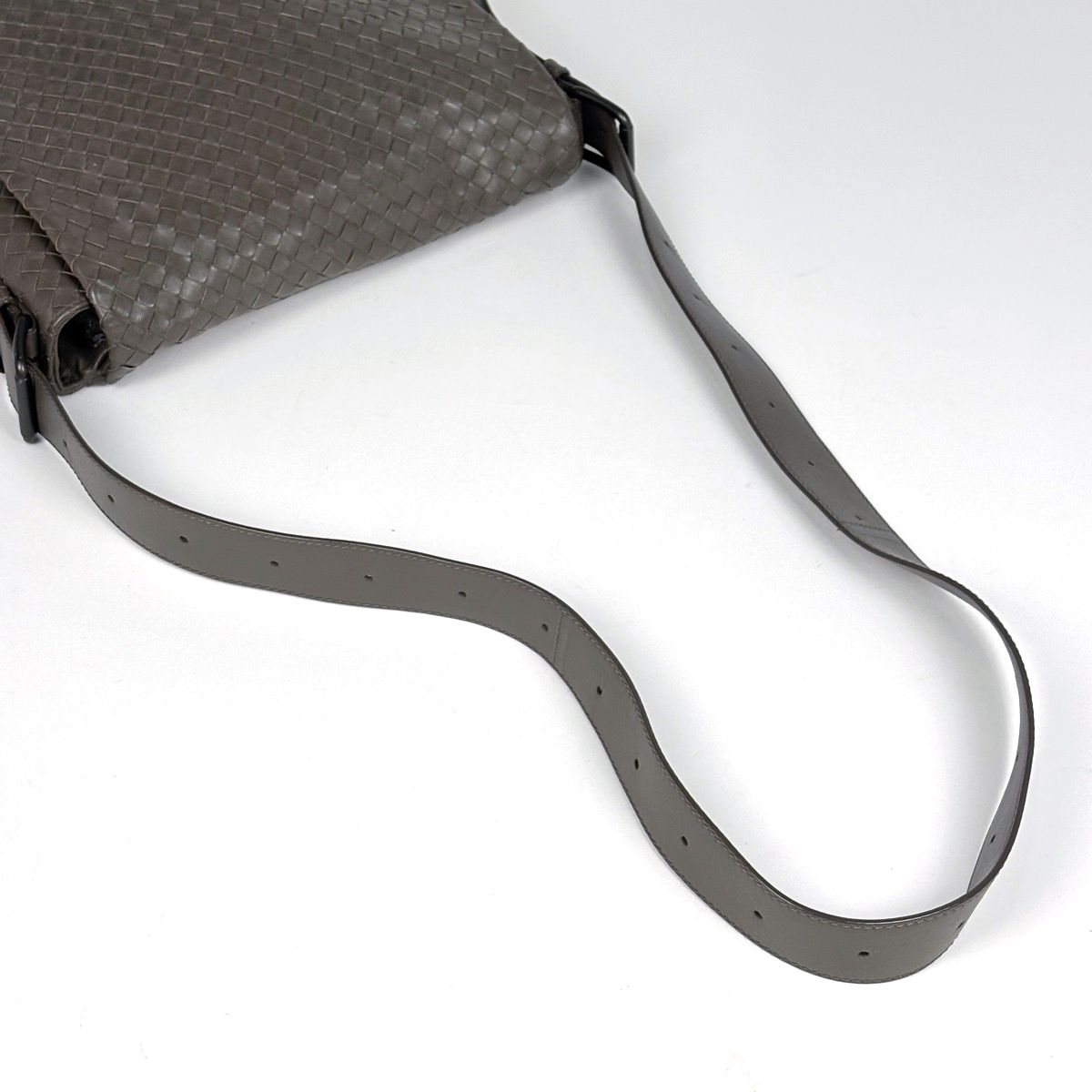 Bottega Veneta Shoulder Bag Intrecciato Leather Beige — view 6