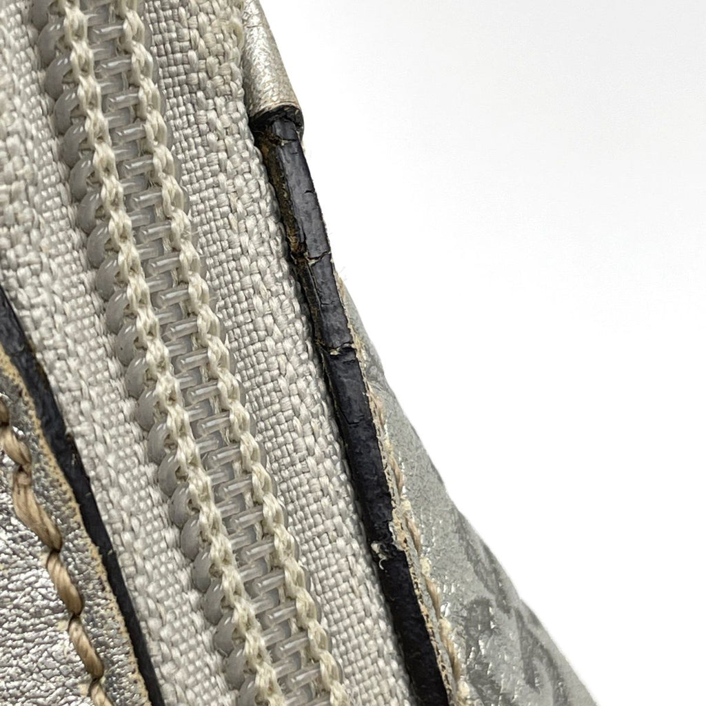 Gucci Shoulder Bag Guccissima Leather Silver — view 5