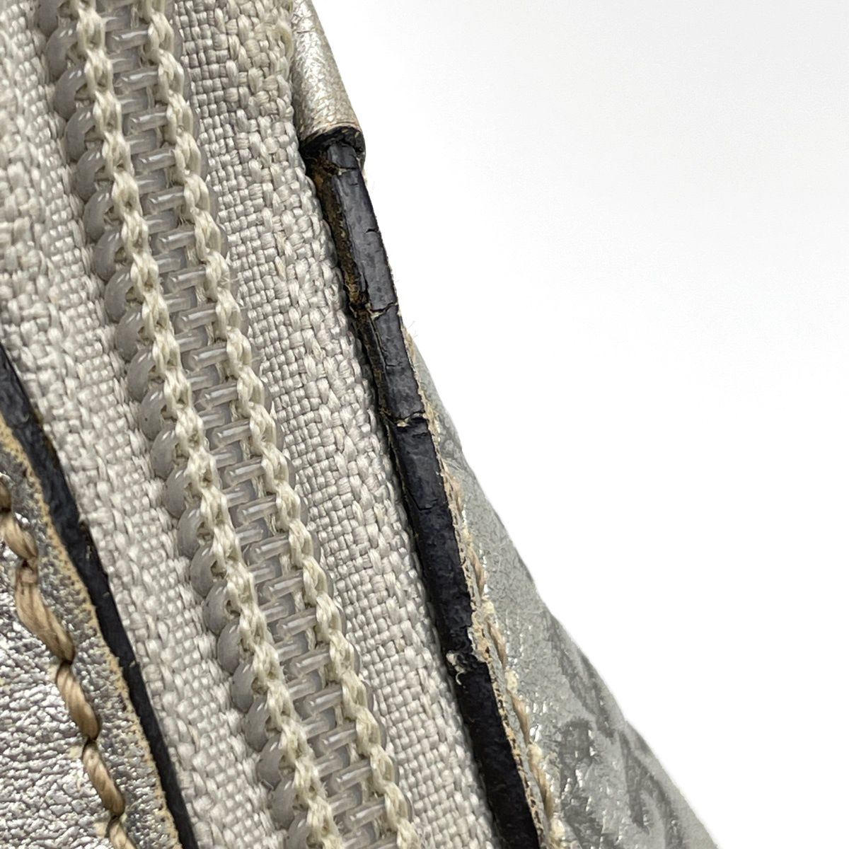 Gucci Shoulder Bag Guccissima Leather Silver — view 5