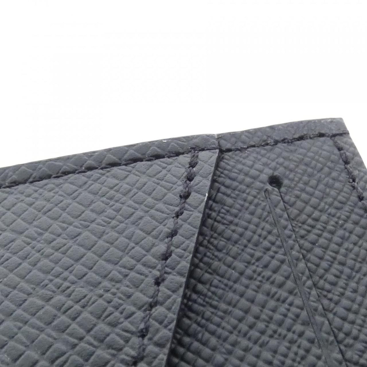 Louis Vuitton Taiga Envelope Business Card Holder Case — view 6