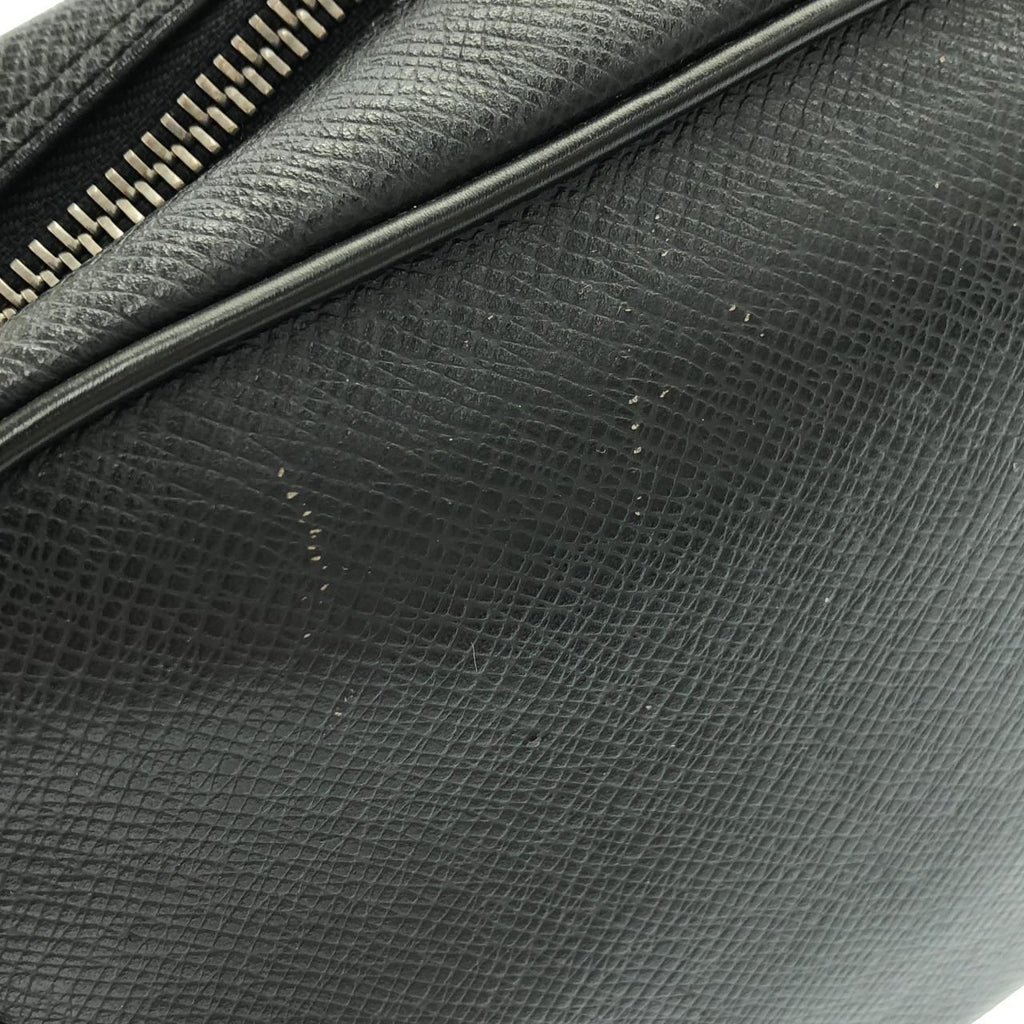Louis Vuitton Taiga Bag — view 5