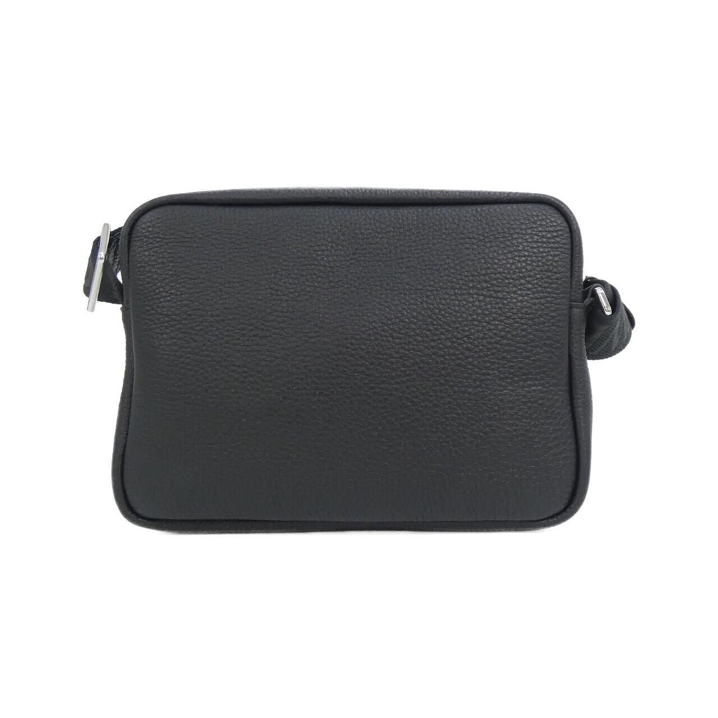 Loewe Pebble Messenger Medium Shoulder Bag — view 2