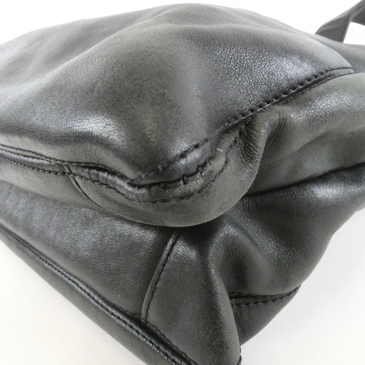 Chanel Bag Handbag Black — view 3