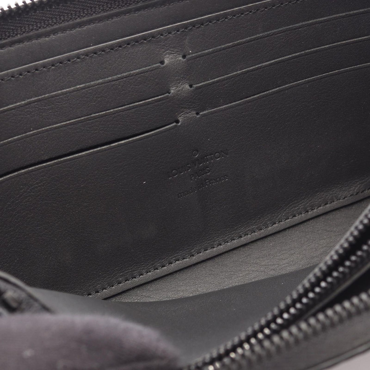 Louis Vuitton Round Wallet Zippy Horizontal Taurillon Monogram Noir Leather — view 8