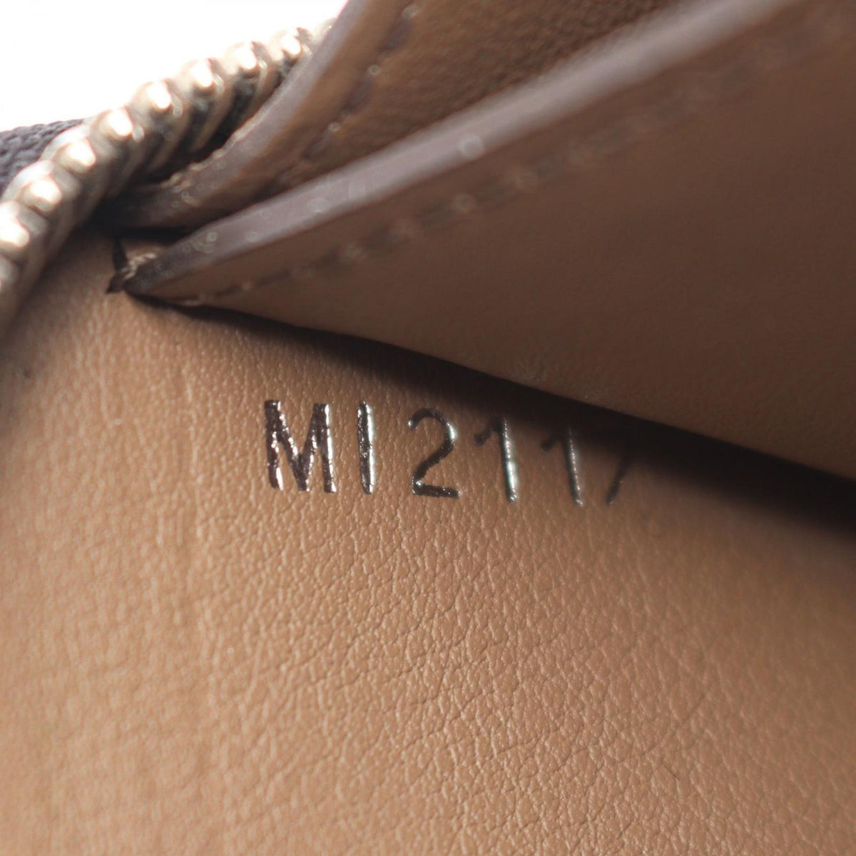 Louis Vuitton L Shape Zipper Wallet Portefeuille Comet Parnassea Noir Leather — view 5