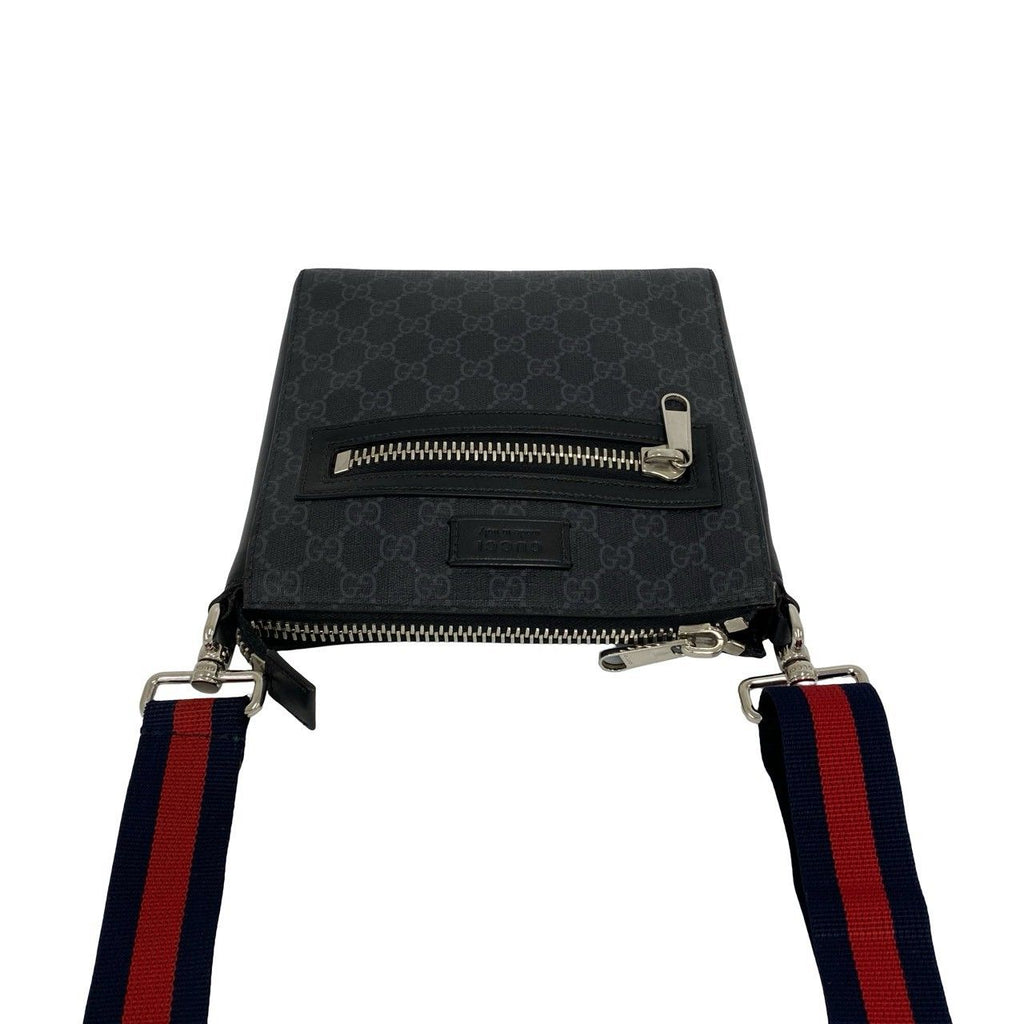 Gucci Sherry Line GG Supreme Small Messenger Leather Polyurethane Shoulder Bag — view 4