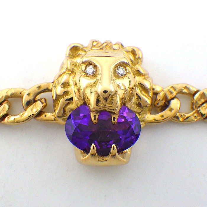 Gucci Bracelet Lion Head 1 Point Oval Amethyst 2 Diamond 18k Yellow Gold 16 — view 2