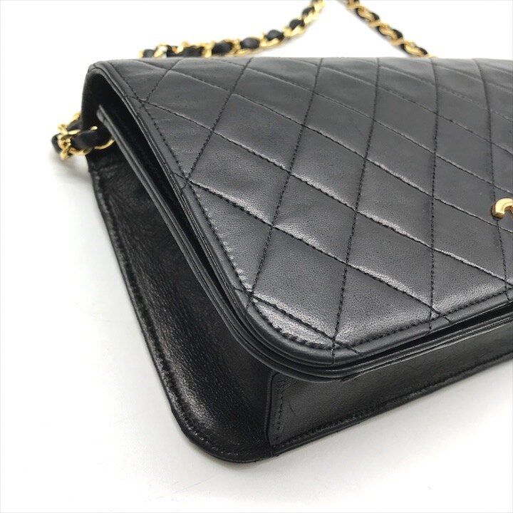 Chanel CC Logo Quilted Push Lock Lambskin Leather Chain Shoulder Bag Black — view 6
