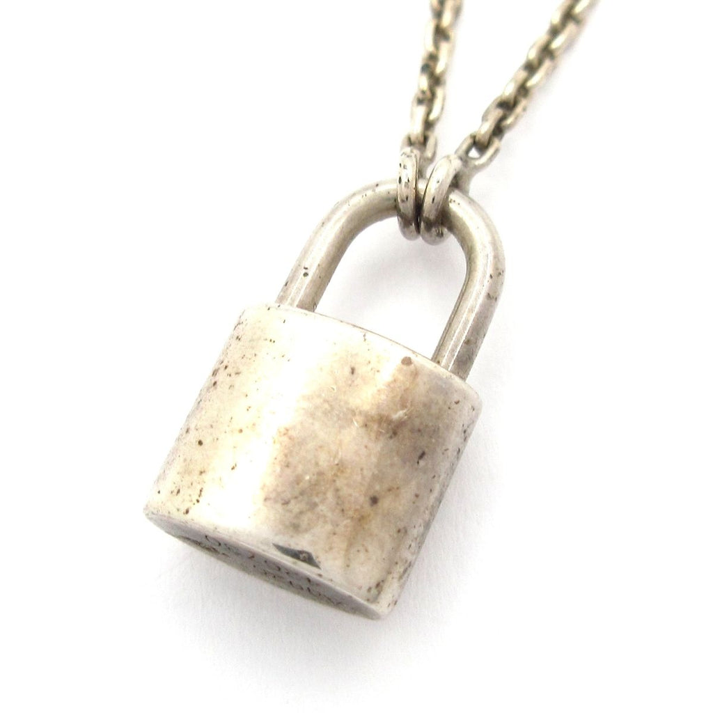 Louis Vuitton Necklace Pendentif Silver Lockit — view 3