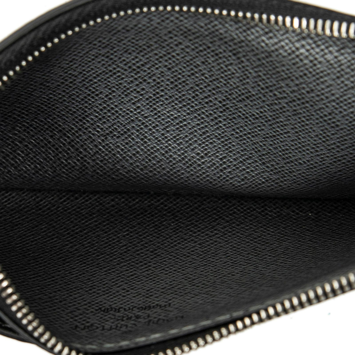 Louis Vuitton CC Logo Chain Card Case Silver Monogram Taigarama — view 4