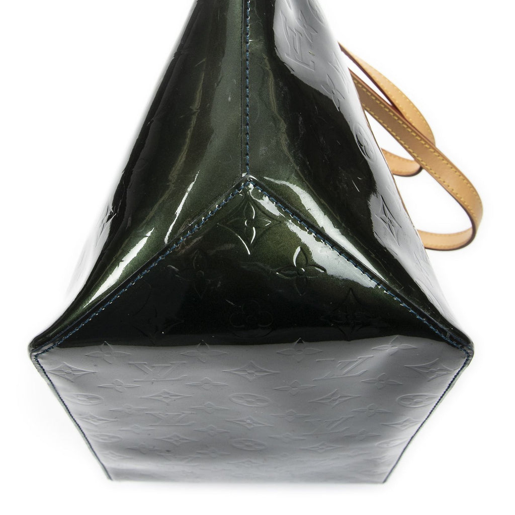 Louis Vuitton Bellevue Dark Green Monogram Vernis Shoulder Bag — view 7