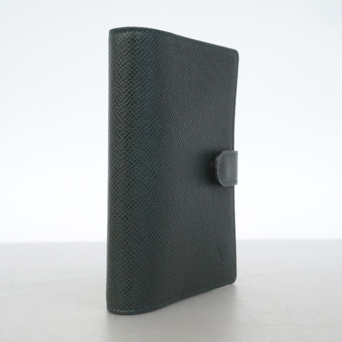 Louis Vuitton Notebook Cover Taiga Agenda PM Epi Sear — view 2