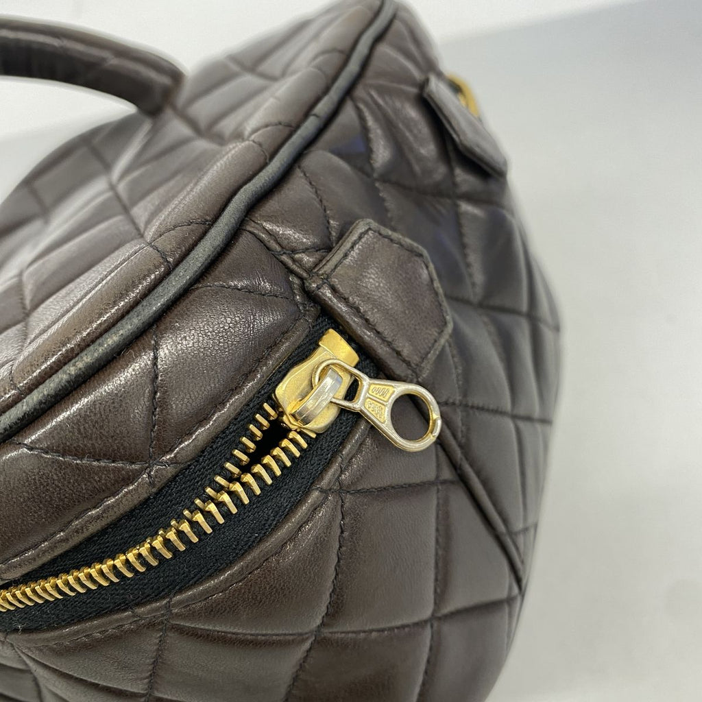 Chanel Vanity Bag Quilted Lambskin Black Gold — view 7
