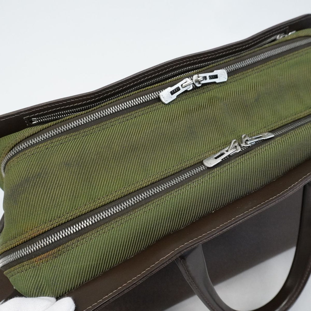 Louis Vuitton Business Bag Taiga Nevsky Grizzly — view 7