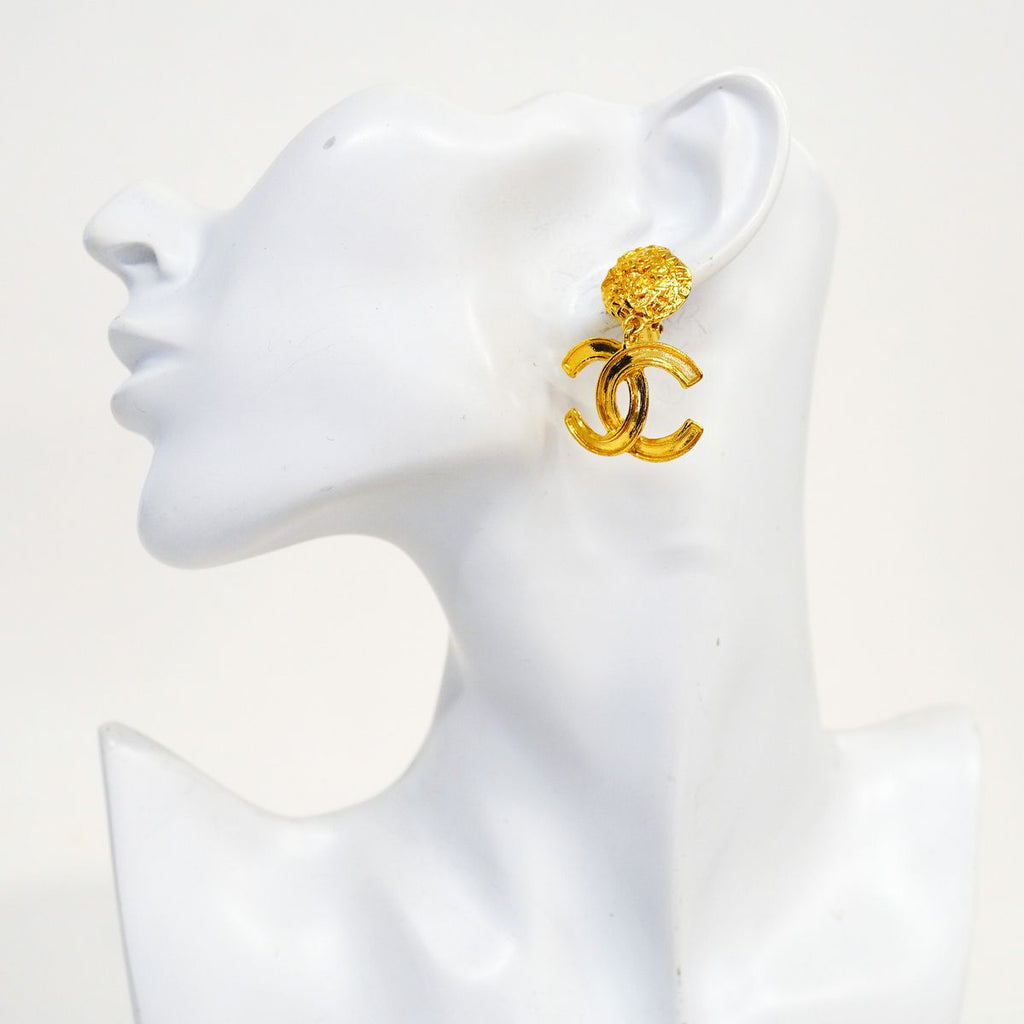 Chanel Earrings Vintage CC Logo Gold Plated — view 5