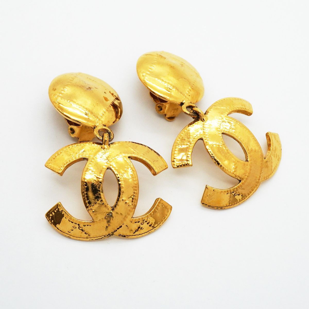 Chanel Earrings Vintage CC Logo Quilted Gold Plated — view 2