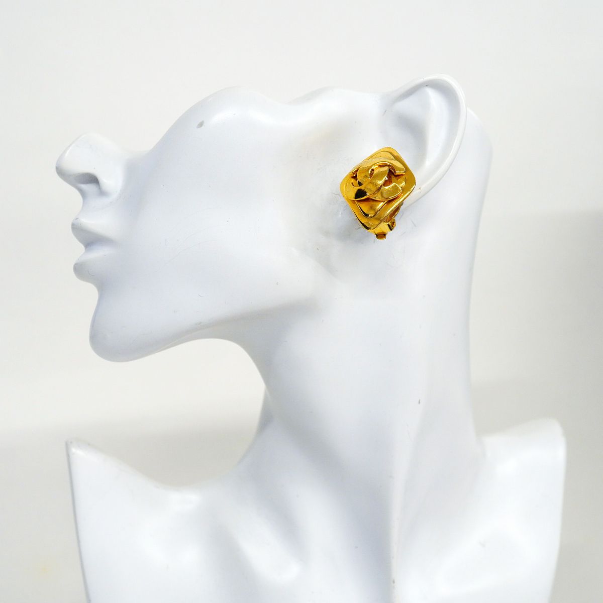 Chanel Earrings Vintage CC Logo Diamond Shape Gold Plated — view 5