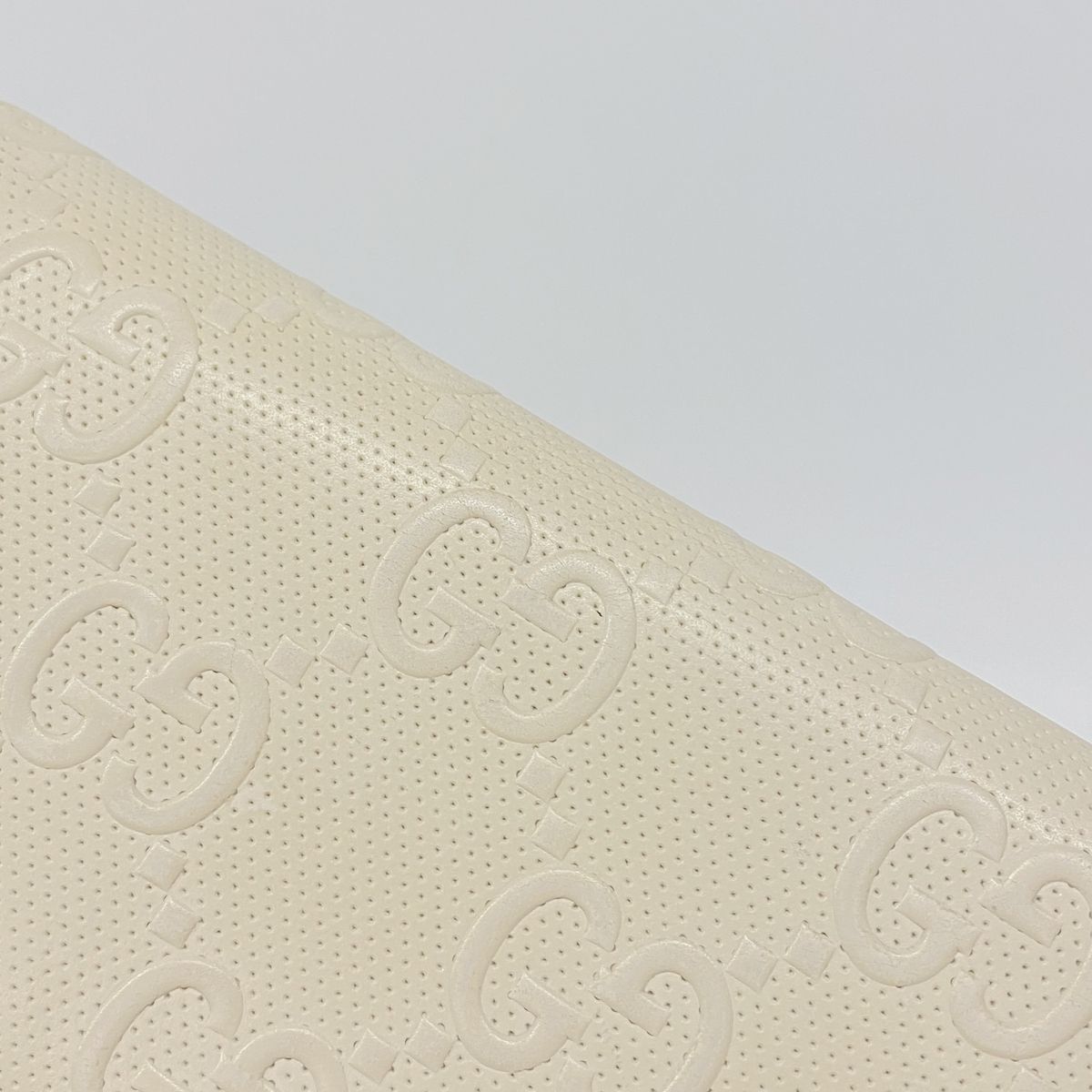 Gucci Wallet GG Embossed Leather Ivory Silver — view 8