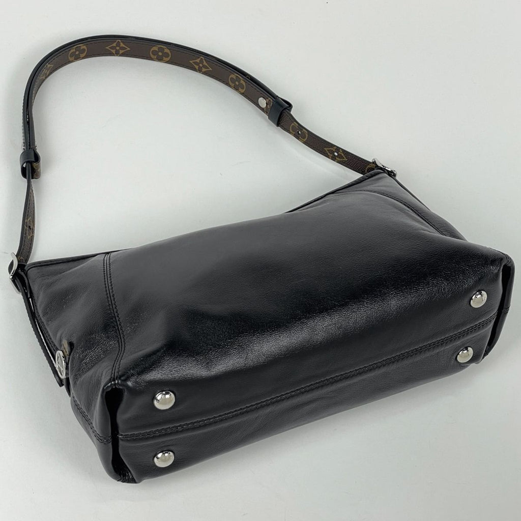 Louis Vuitton Carryall East West Shoulder Bag LV Vibe Leather Noir — view 2