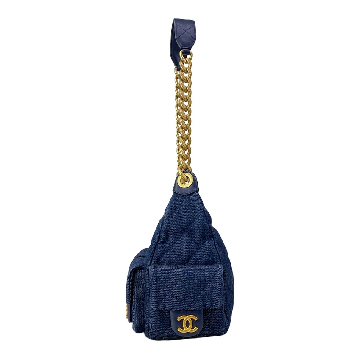 Chanel Shoulder Bag Navy Gold Washed Denim — view 4
