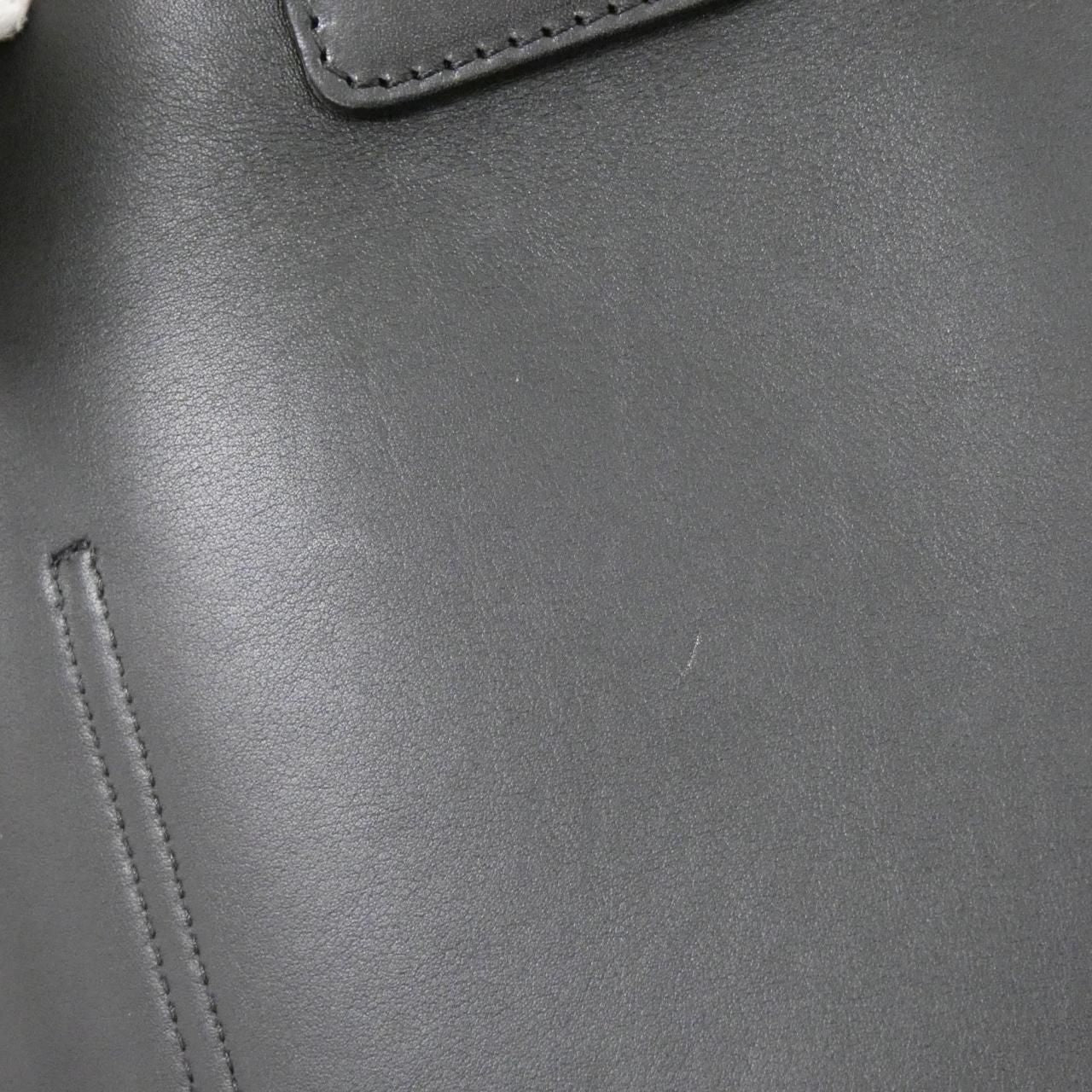 Loewe Pebble Bucket Bag Large Banbbbhx 03 — view 5