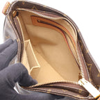 Louis Vuitton Shoulder Bag Looping MM Leather — view 3