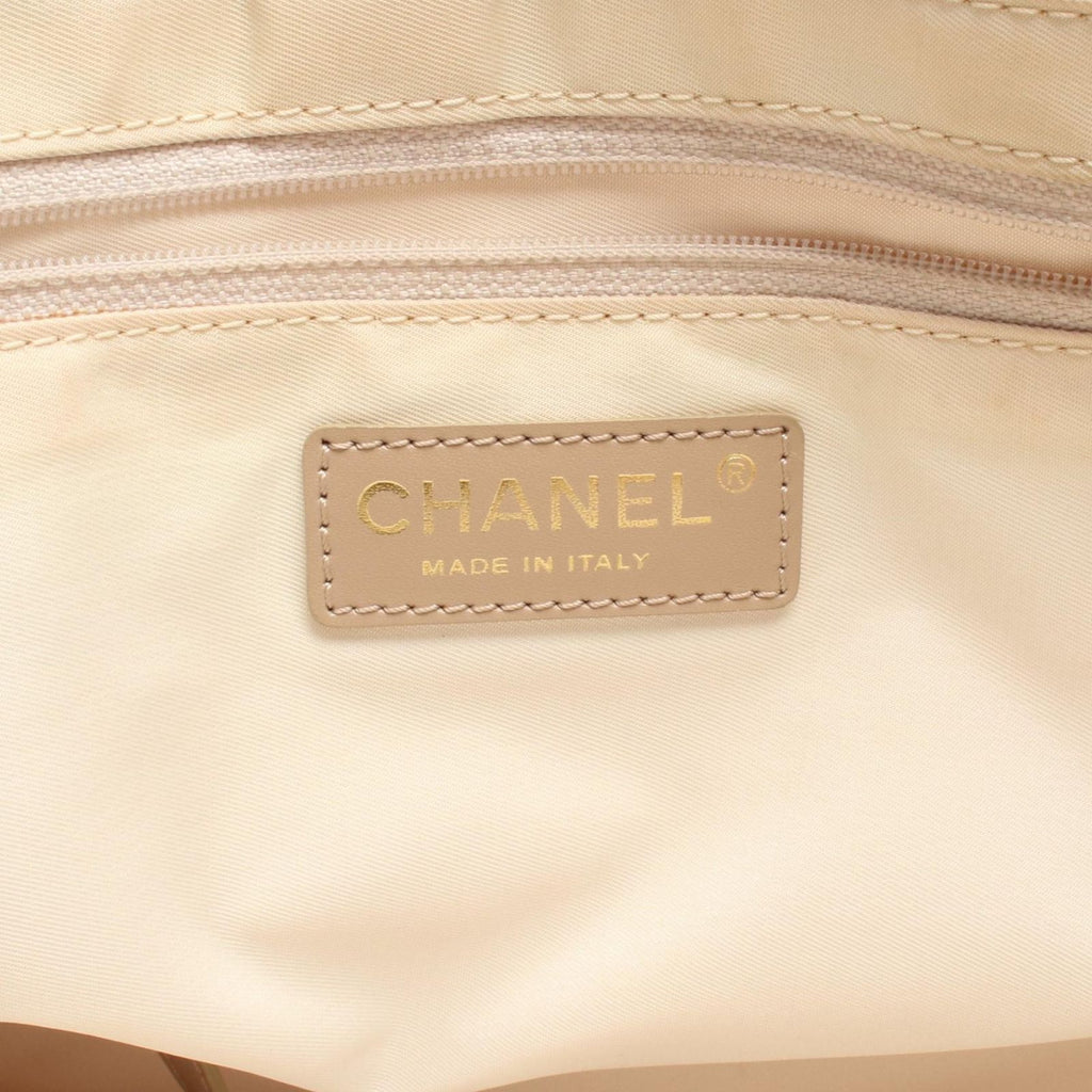 Chanel Tote New Travel Line MM Beige Leather MM — view 4