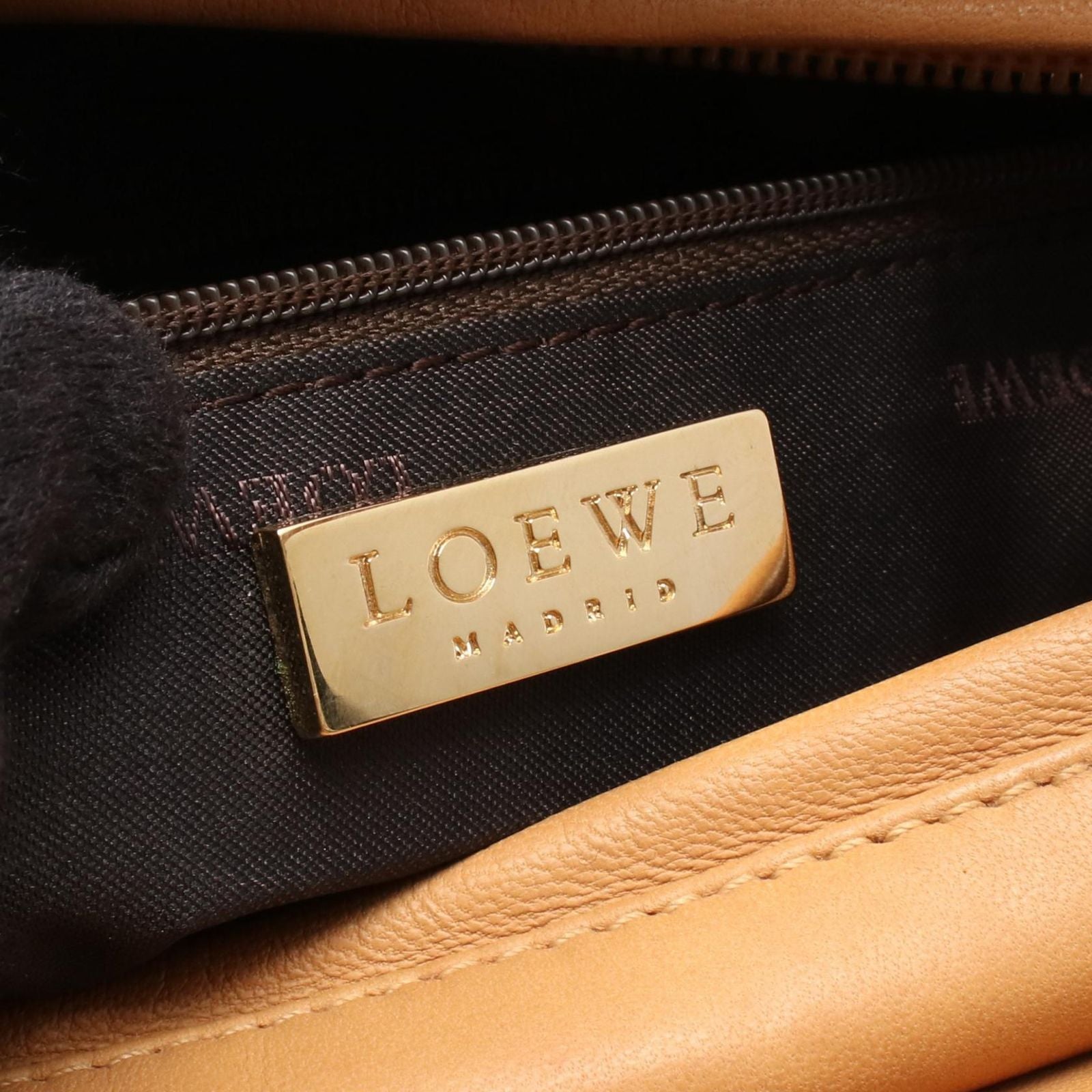 Loewe Handbag Anagram Leather Hand Beige — view 4