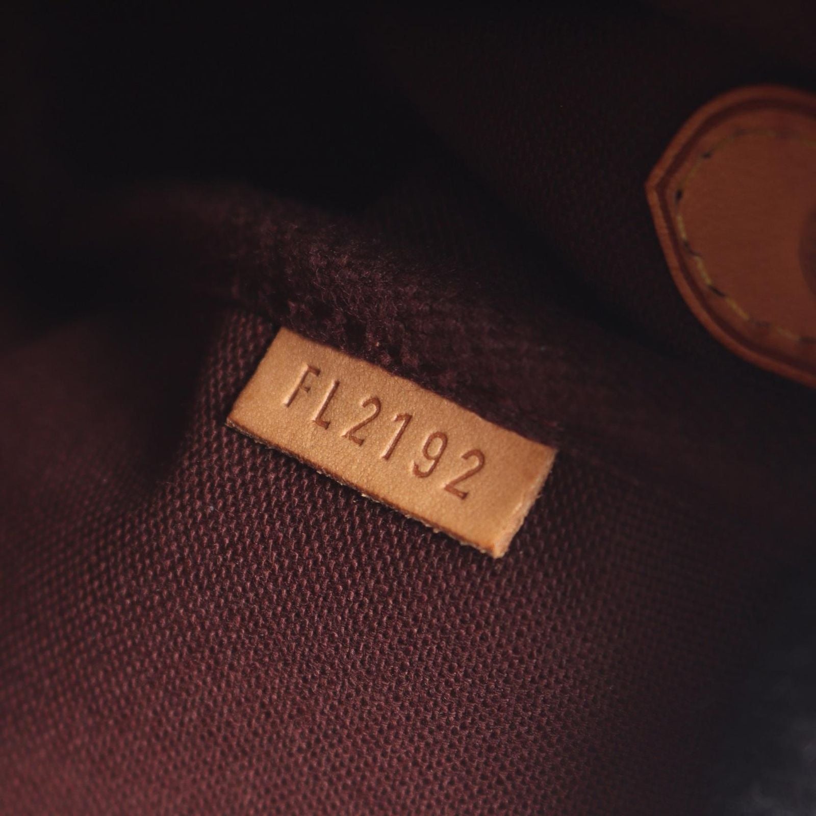 Louis Vuitton Handbag Favorite MM Monogram Leather — view 5