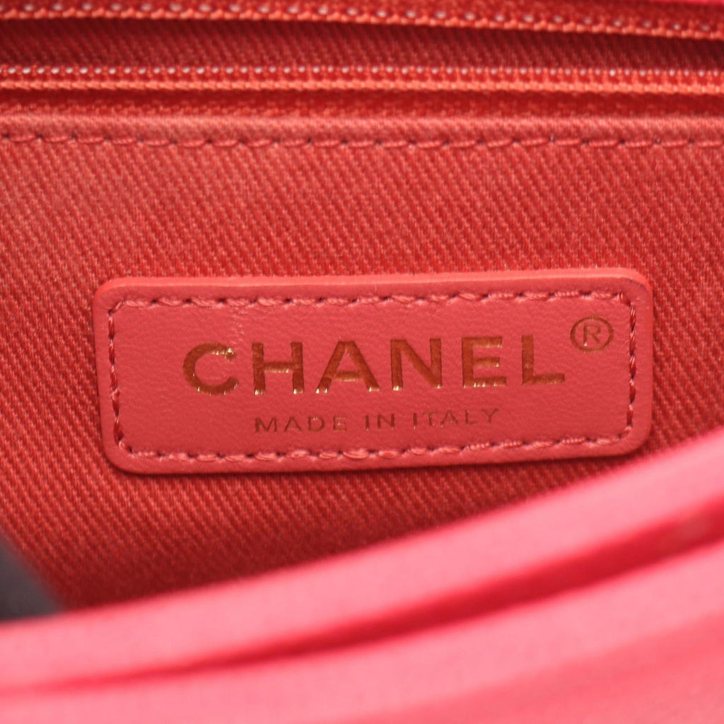 Chanel Shoulder Bag CC Logo Top Handle Flap Quilted 2-Way Magenta Caviar — view 4