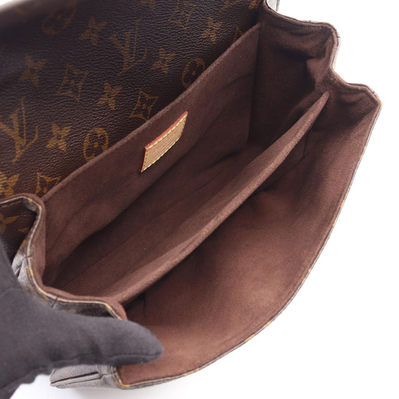 Louis Vuitton Handbag Pochette Metis MM Leather — view 3