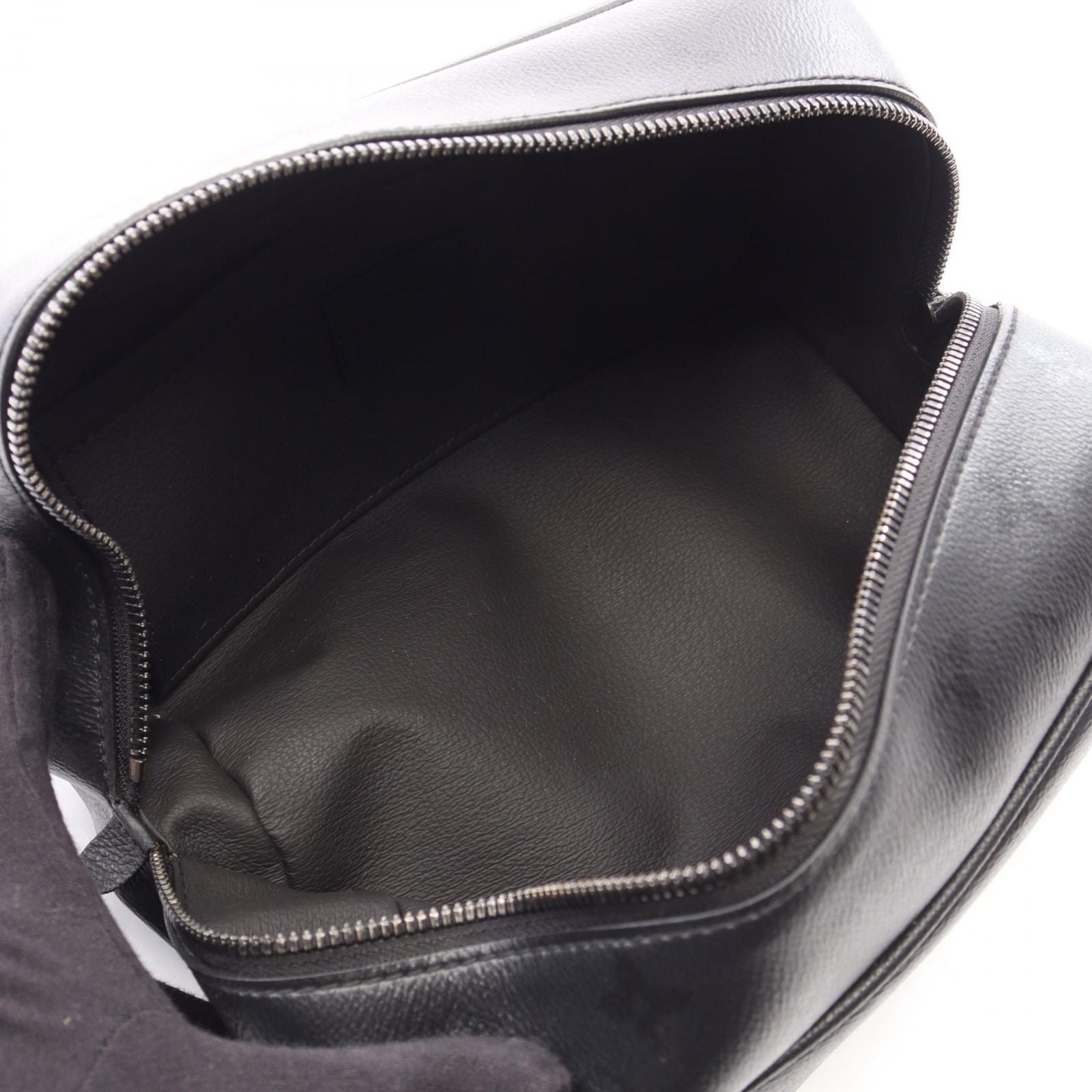 Louis Vuitton Clutch Locker Dopp Kit Noir Leather — view 3