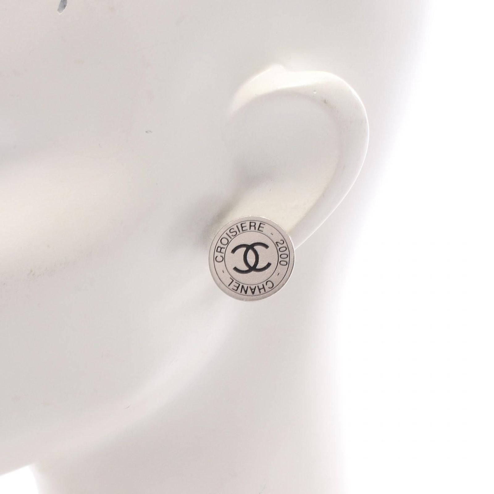 Chanel Earrings CC Logo Circle 00 C Croisiere — view 3