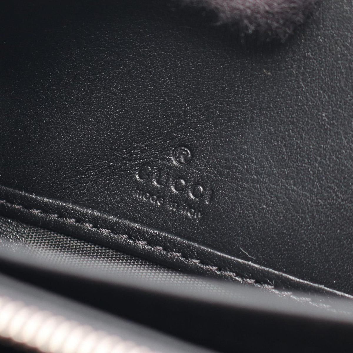 Gucci Round Wallet Imprint Black Leather GG Emblem — view 4