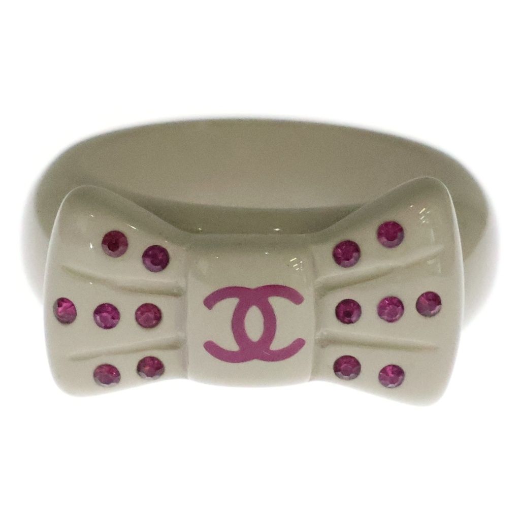 Chanel CC Logo Rhinestone Ribbon Ring Gray