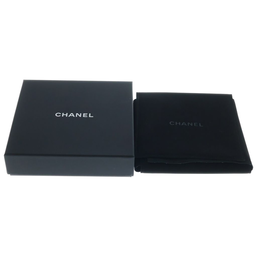 Chanel CC Logo Pearl Necklace Chain Gold — view 6
