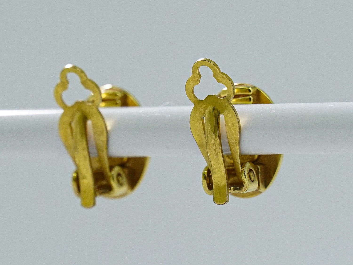 Chanel CC Logo Earrings Gold Plated — view 8