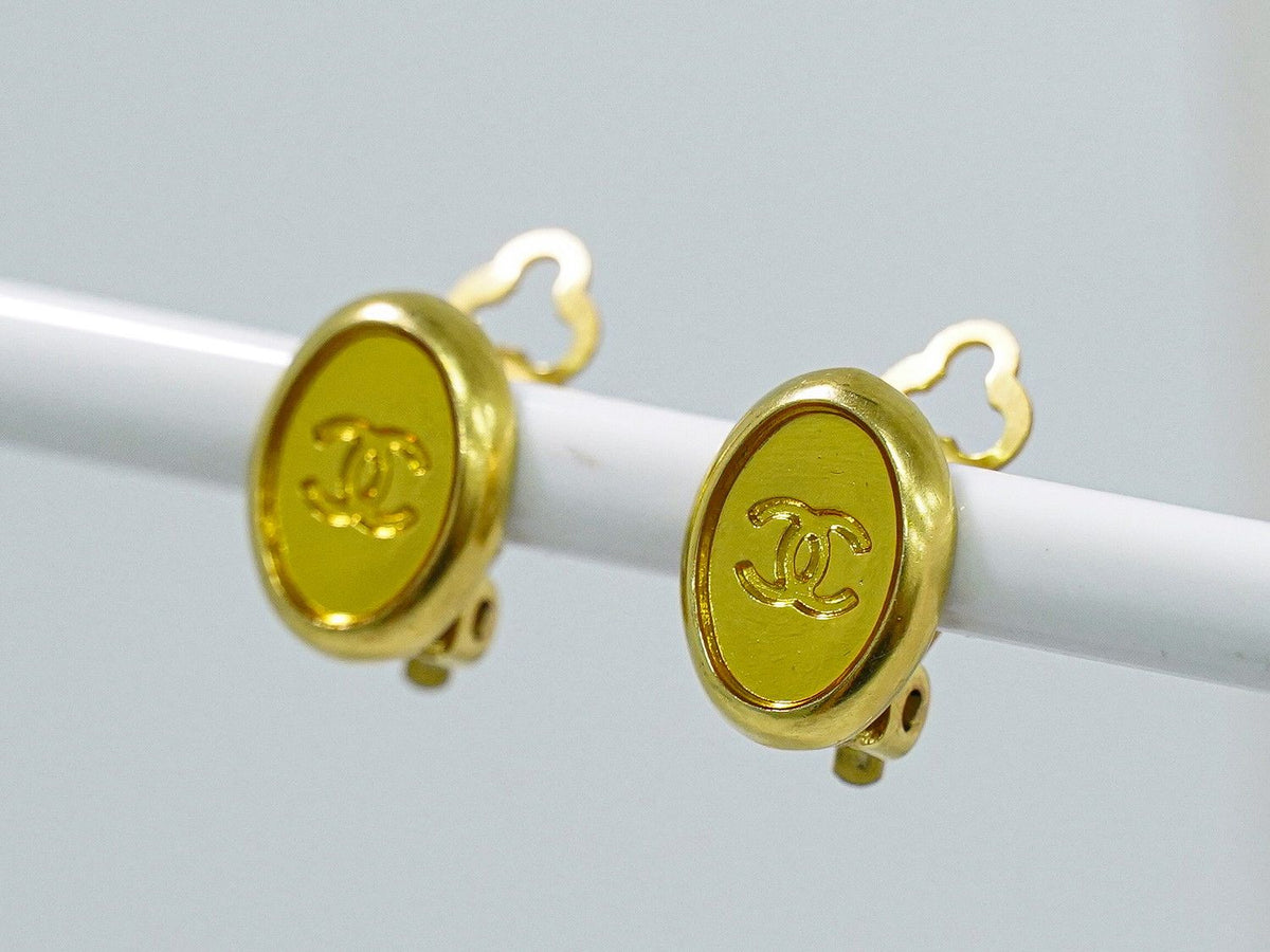 Chanel CC Logo Earrings Gold Plated — view 7