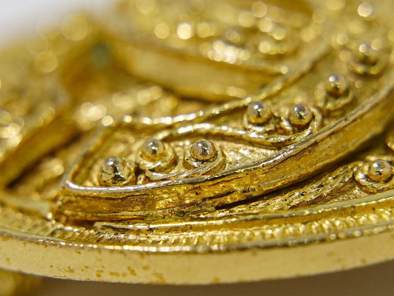 Chanel CC Logo Brooch Gold Plated — view 7