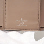 Louis Vuitton Trifold Wallet Portefeuille Capucines Compact Magnolia — view 5