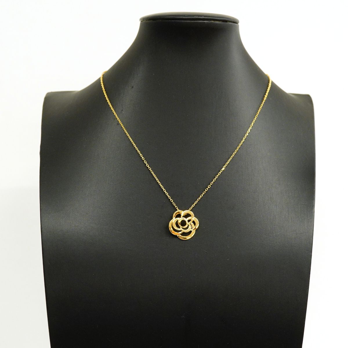 Chanel Necklace Camellia 18K Yellow Gold — view 6
