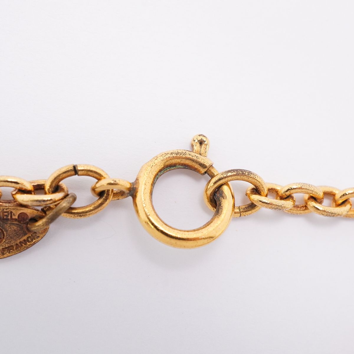 Chanel Necklace Vintage CC Logo Round Circle Gold Plated — view 4