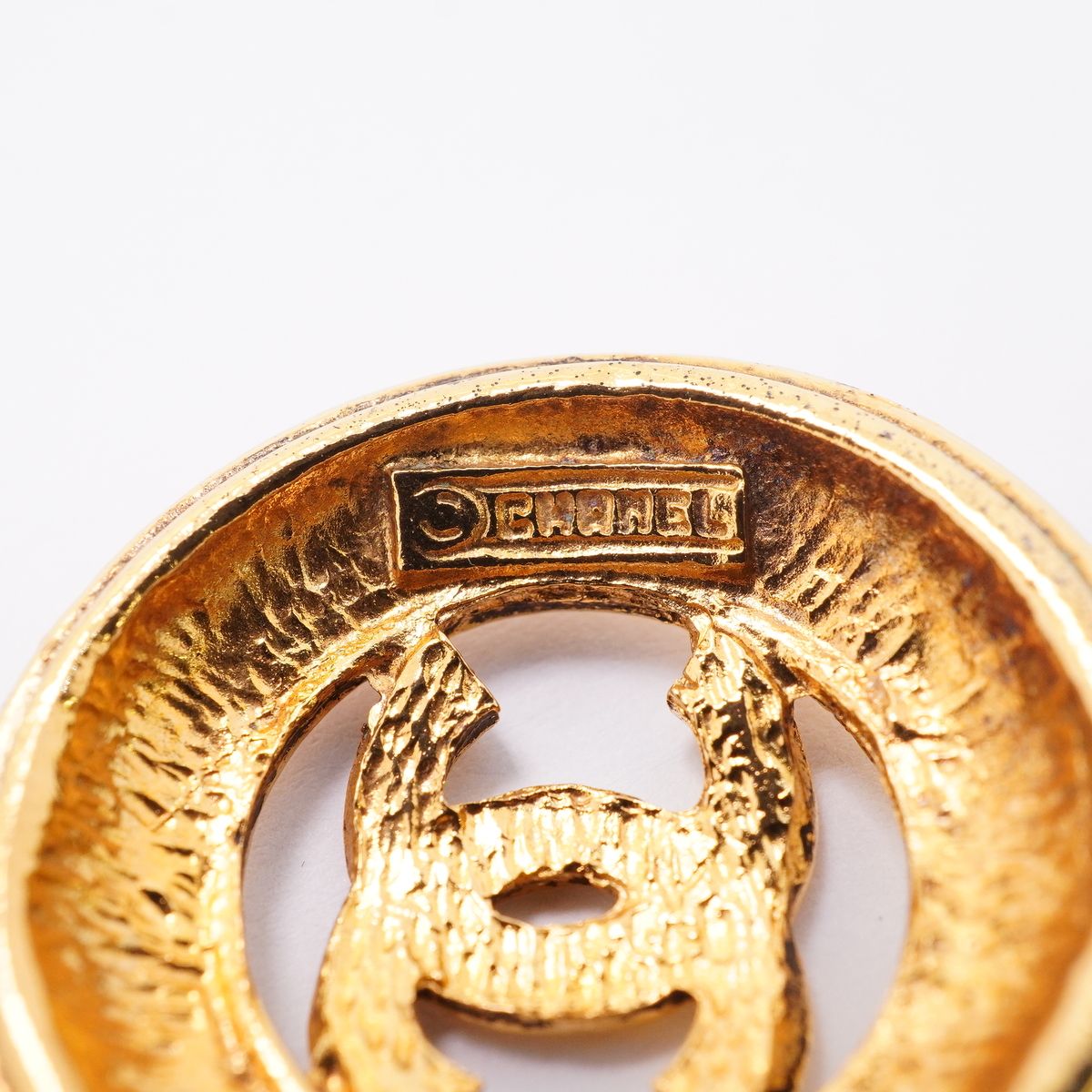 Chanel Necklace Vintage CC Logo Round Circle Gold Plated — view 6