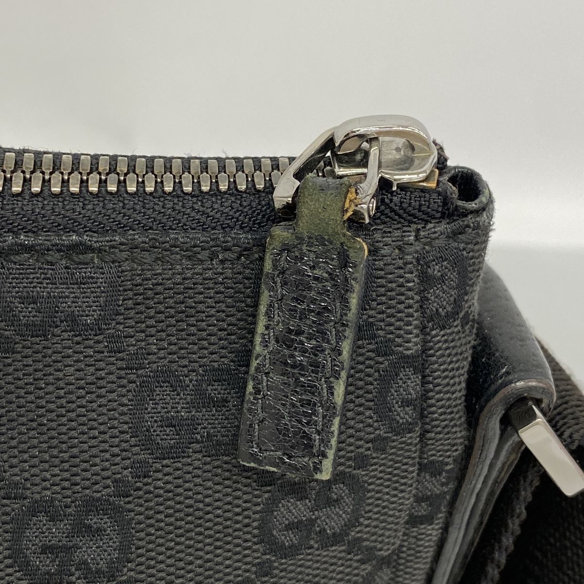 Gucci Shoulder Bag GG Canvas Black Silver — view 7