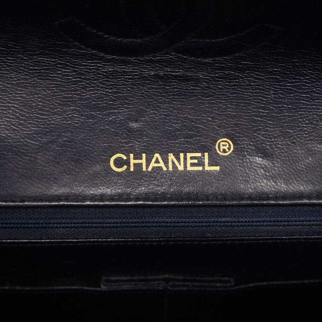 Chanel Shoulder Bag Quilted Lambskin Navy Gold — view 5
